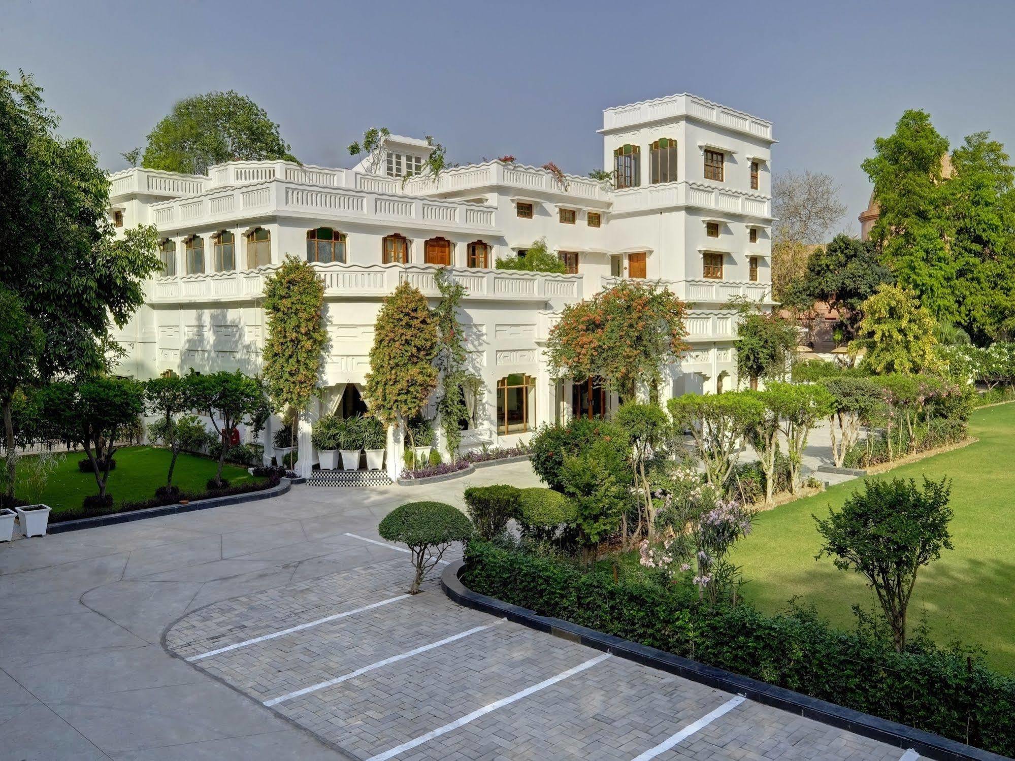 Saraca Hotel Lucknow Exterior foto